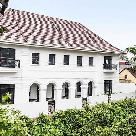 Alpha Old Court House Hotel Kochi Exterior foto